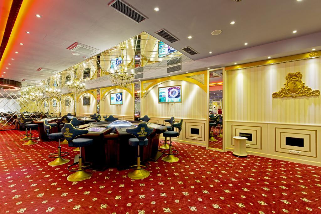 Hotel & Casino President Batumi Exterior photo