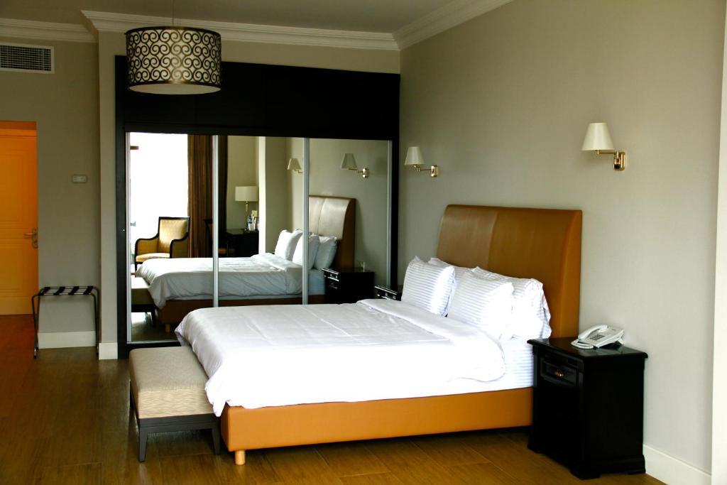 Hotel & Casino President Batumi Room photo