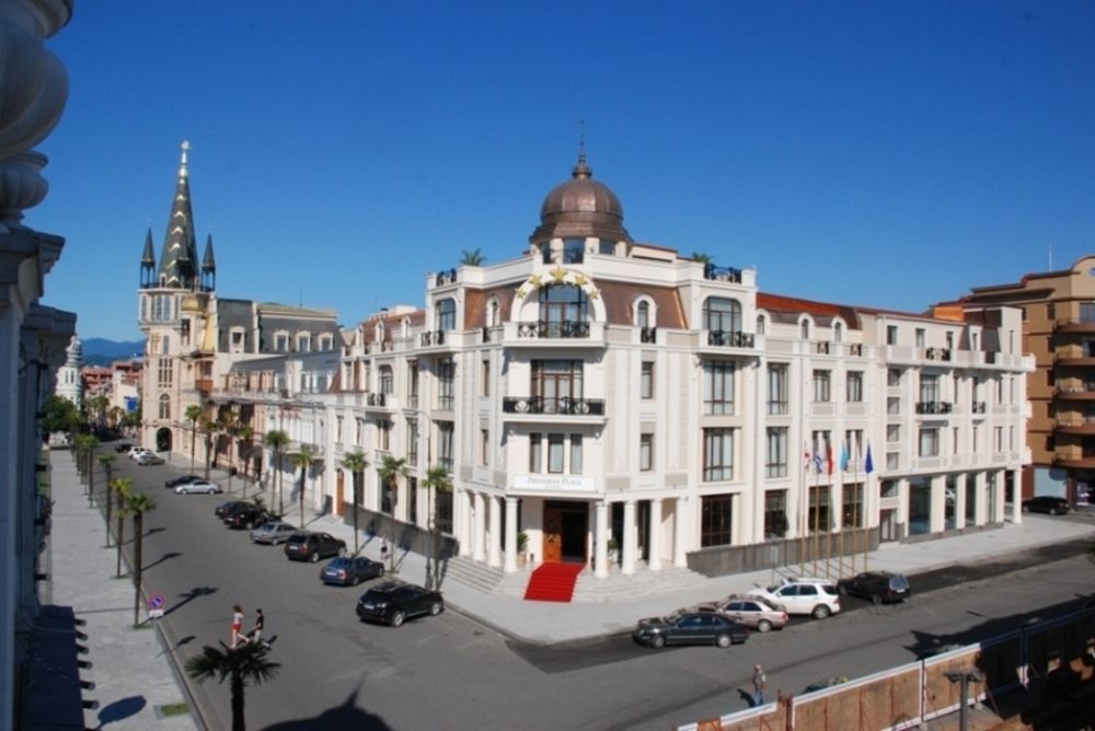 Hotel & Casino President Batumi Exterior photo